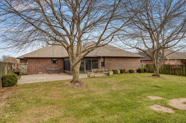 3559 S Swan Avenue, Springfield, MO 65807