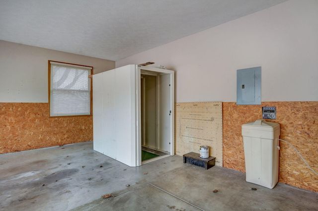 3559 S Swan Avenue, Springfield, MO 65807