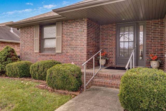 3559 S Swan Avenue, Springfield, MO 65807
