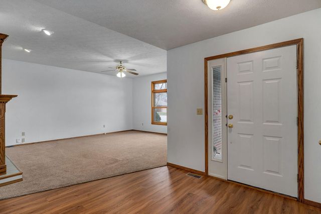 3559 S Swan Avenue, Springfield, MO 65807