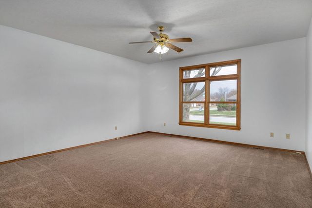 3559 S Swan Avenue, Springfield, MO 65807