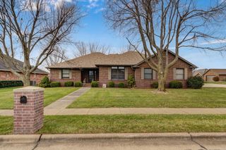 3559 S Swan Avenue, Springfield, MO 65807