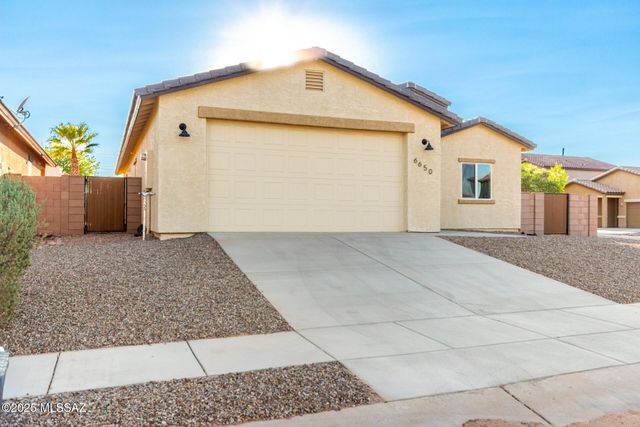 6650 S Cut Bow Drive, Tucson, AZ 85757