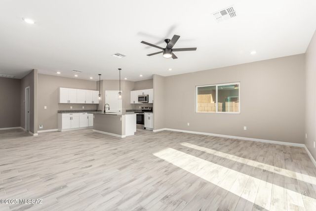 6650 S Cut Bow Drive, Tucson, AZ 85757