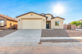 6650 S Cut Bow Drive, Tucson, AZ 85757