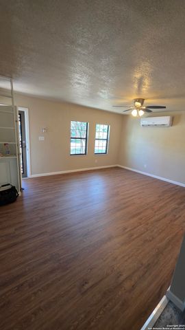 138 Lively, San Antonio, TX 78213
