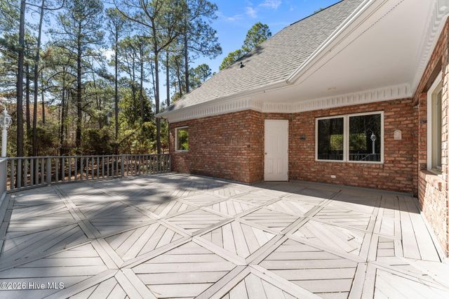 22 Lochmere Drive, Pinehurst, NC 28374