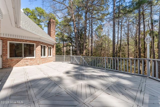 22 Lochmere Drive, Pinehurst, NC 28374