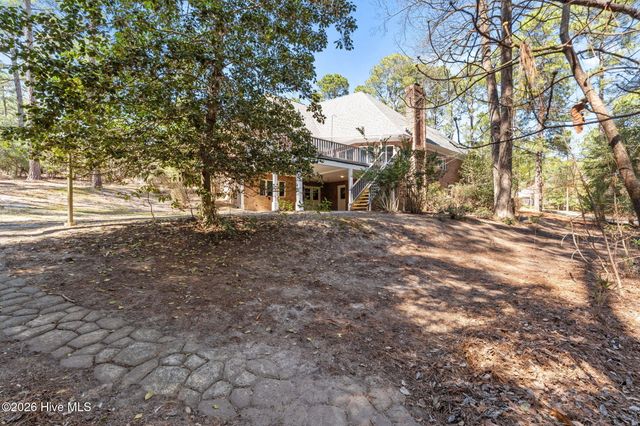 22 Lochmere Drive, Pinehurst, NC 28374