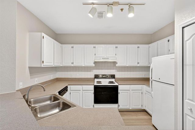 2847 SHADOW VIEW CIRCLE 2847, Maitland, FL 32751