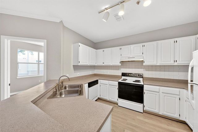 2847 SHADOW VIEW CIRCLE 2847, Maitland, FL 32751