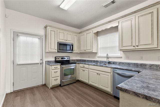 9839 Moonlight Dr, Tuscaloosa, AL 35405