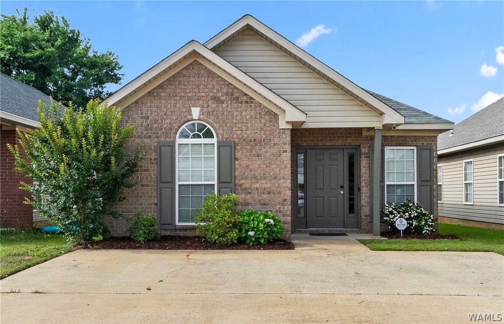 9839 Moonlight Dr, Tuscaloosa, AL 35405