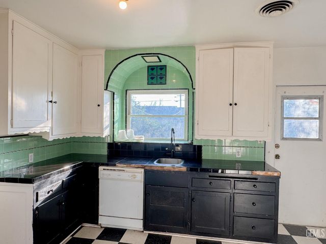 331 Flower Street, Bakersfield, CA 93305