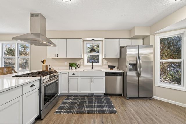 8295 Jewel Avenue S, Cottage Grove, MN 55016