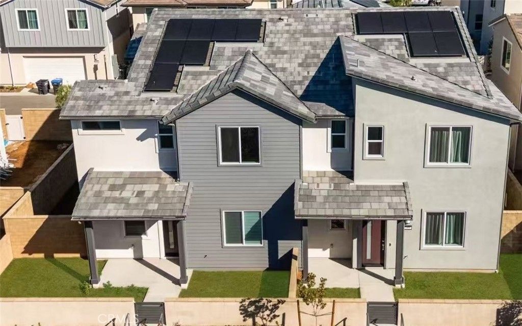 Image 1 of property listing at 289 Shoveler, Irvine, CA 92618