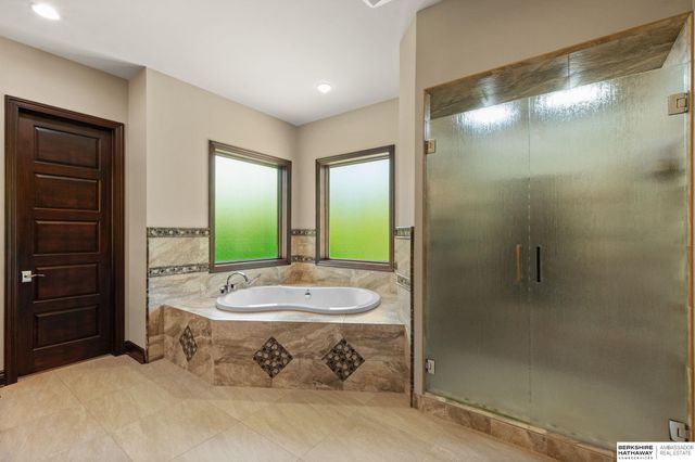 17445 Valley Drive, Omaha, NE 68130