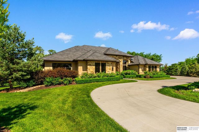 17445 Valley Drive, Omaha, NE 68130