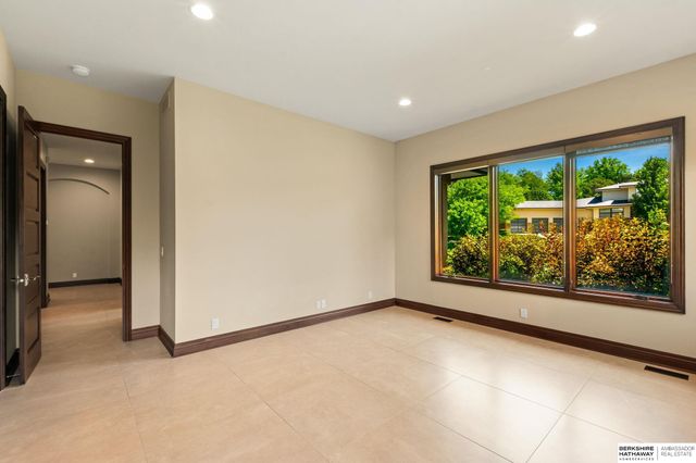 17445 Valley Drive, Omaha, NE 68130