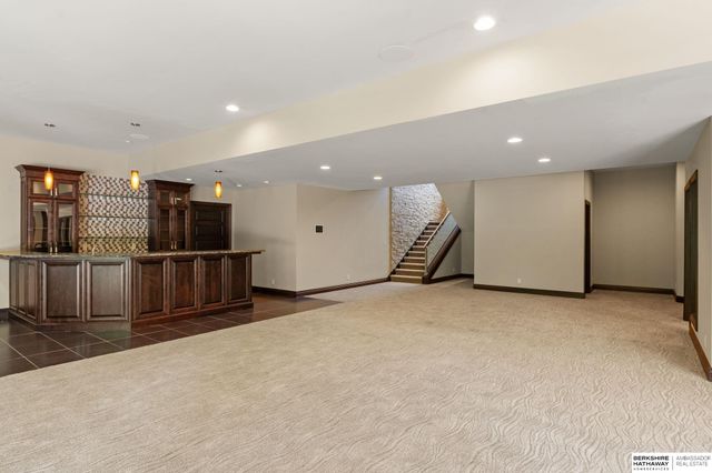 17445 Valley Drive, Omaha, NE 68130
