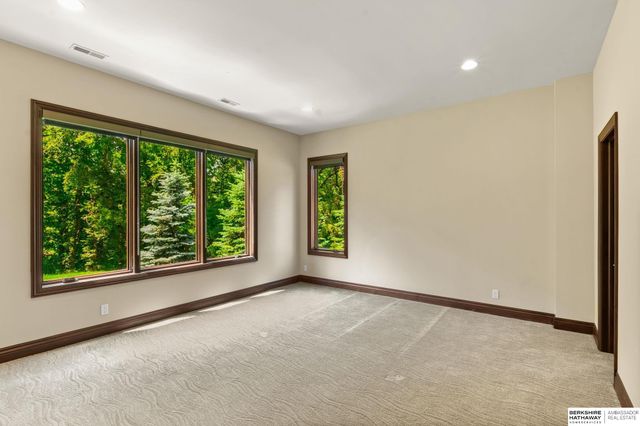 17445 Valley Drive, Omaha, NE 68130
