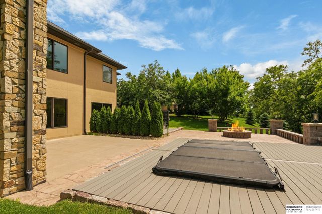 17445 Valley Drive, Omaha, NE 68130