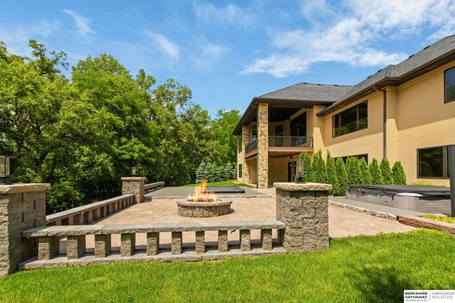 17445 Valley Drive, Omaha, NE 68130