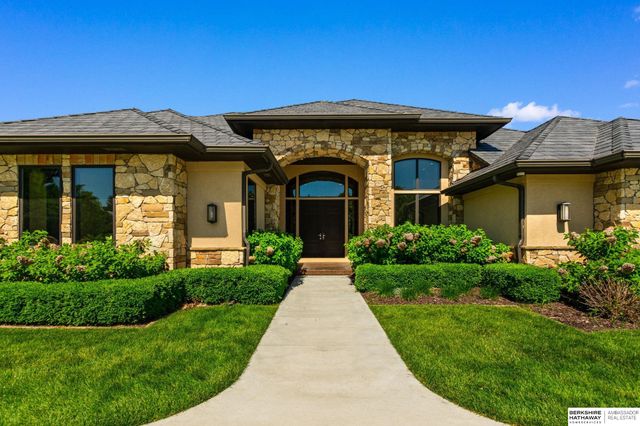 17445 Valley Drive, Omaha, NE 68130