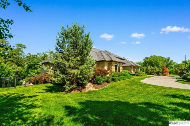 17445 Valley Drive, Omaha, NE 68130