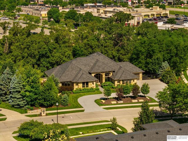 17445 Valley Drive, Omaha, NE 68130