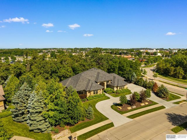 17445 Valley Drive, Omaha, NE 68130