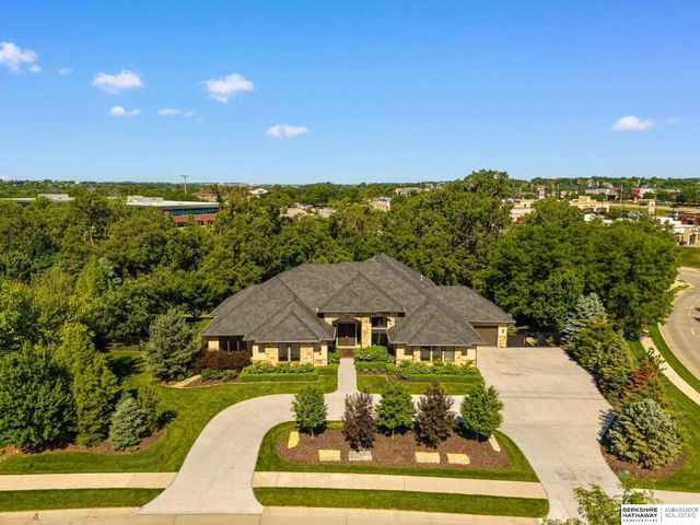 17445 Valley Drive, Omaha, NE 68130