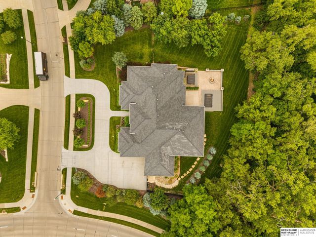 17445 Valley Drive, Omaha, NE 68130