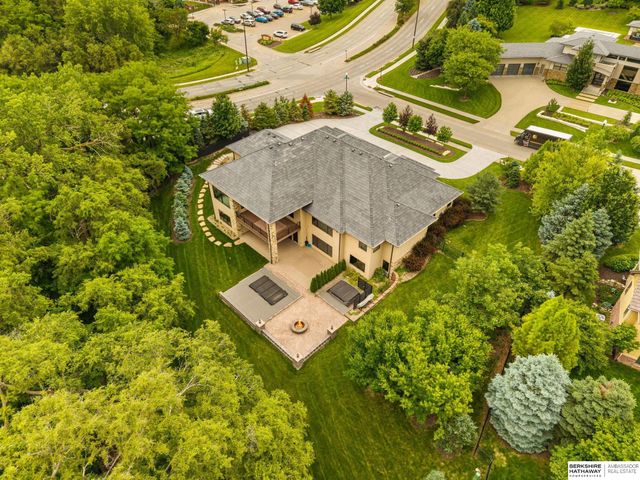 17445 Valley Drive, Omaha, NE 68130