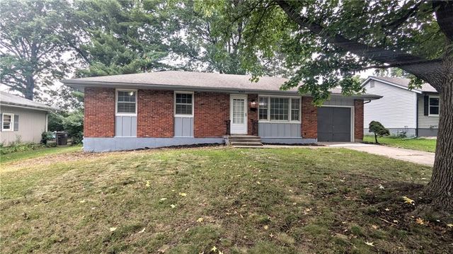 4002 S Hocker Avenue, Independence, MO 64055