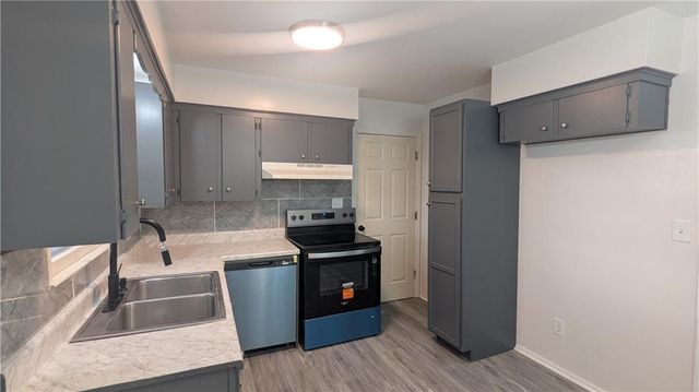 4002 S Hocker Avenue, Independence, MO 64055
