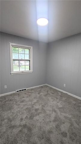 4002 S Hocker Avenue, Independence, MO 64055