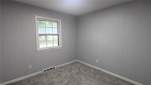 4002 S Hocker Avenue, Independence, MO 64055