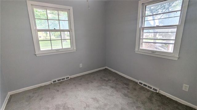 4002 S Hocker Avenue, Independence, MO 64055