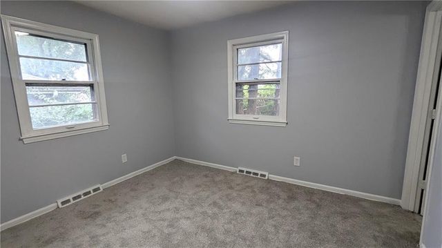 4002 S Hocker Avenue, Independence, MO 64055
