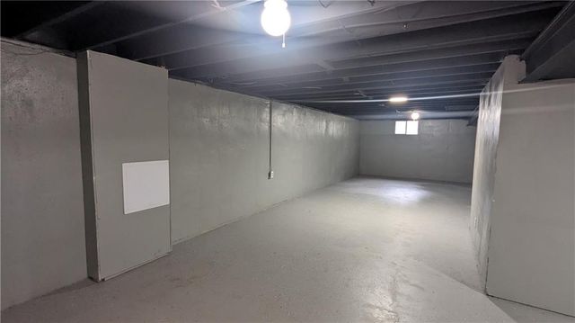 4002 S Hocker Avenue, Independence, MO 64055