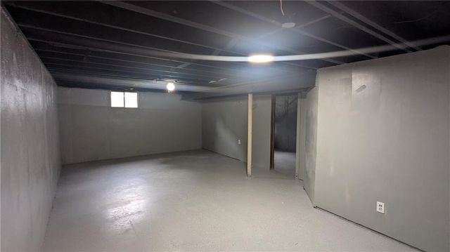 4002 S Hocker Avenue, Independence, MO 64055