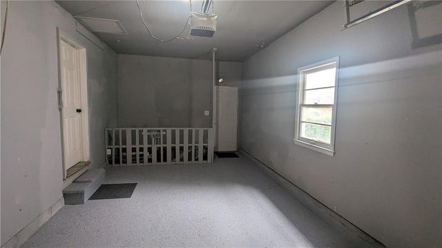 4002 S Hocker Avenue, Independence, MO 64055