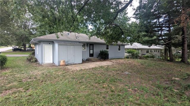 4002 S Hocker Avenue, Independence, MO 64055