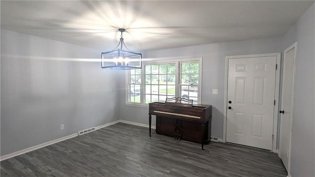 4002 S Hocker Avenue, Independence, MO 64055