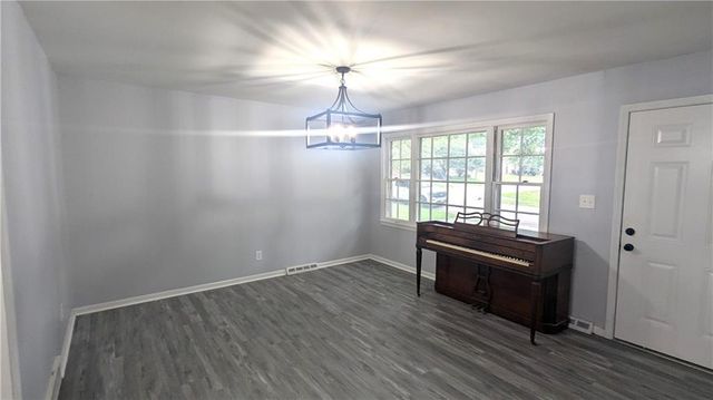 4002 S Hocker Avenue, Independence, MO 64055