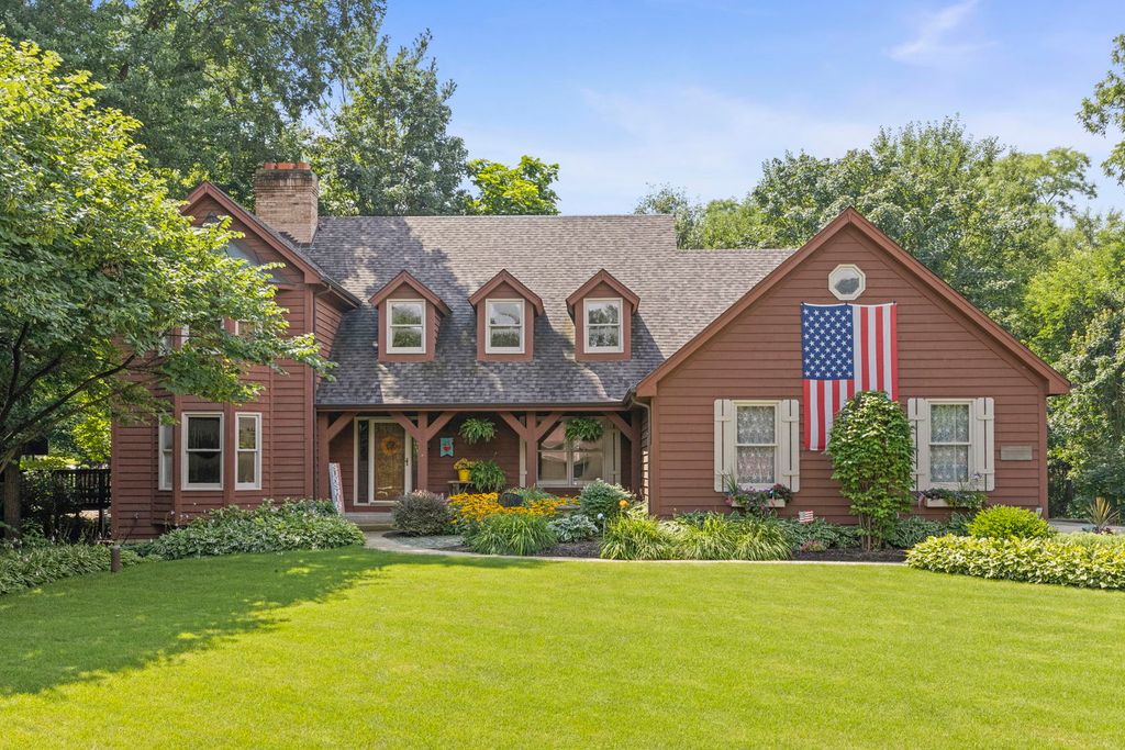 28W041 Greenview Avenue, Warrenville, IL 60555