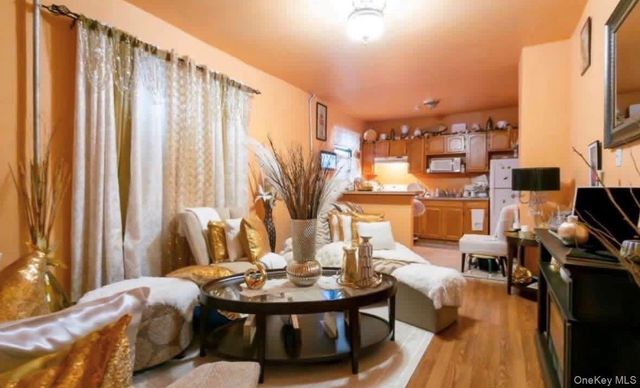 21804 137th Avenue, Springfield Gardens, NY 11413