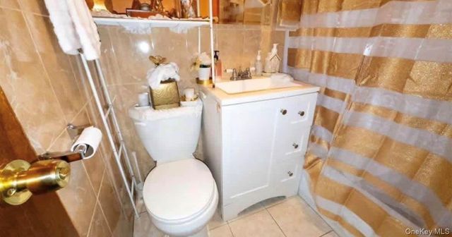 21804 137th Avenue, Springfield Gardens, NY 11413