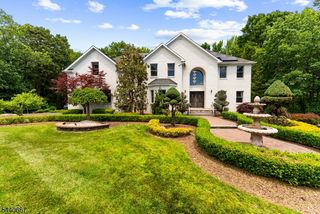 16 Dakota Dr, Old Bridge Twp., NJ 08857